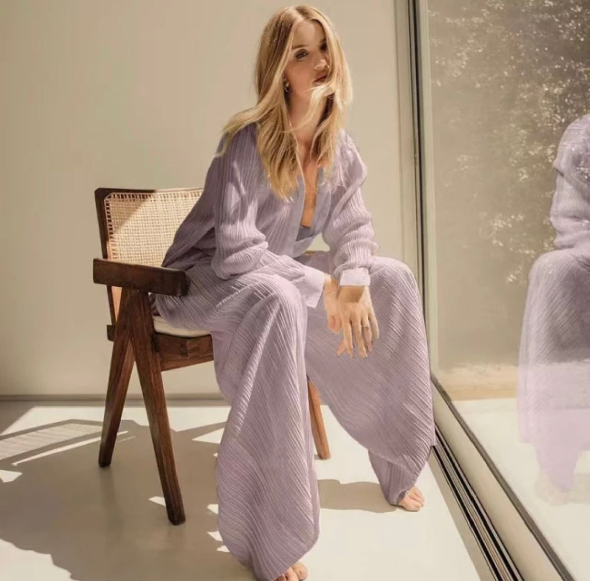 Choosing Transitional Pieces for Effortless Loungewear Elegance