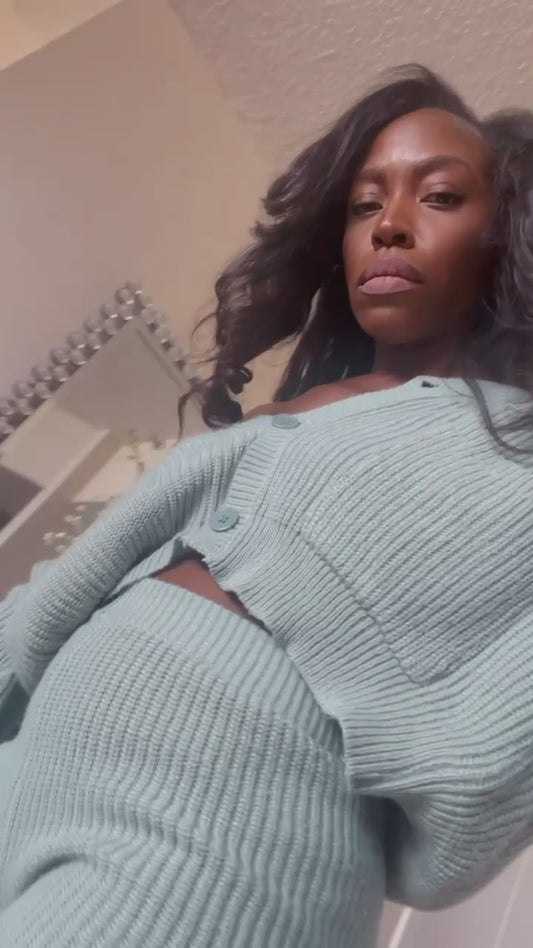 Live video of model wearing Long Sleeve Cropped Cardigan and high waist women's knit shorts