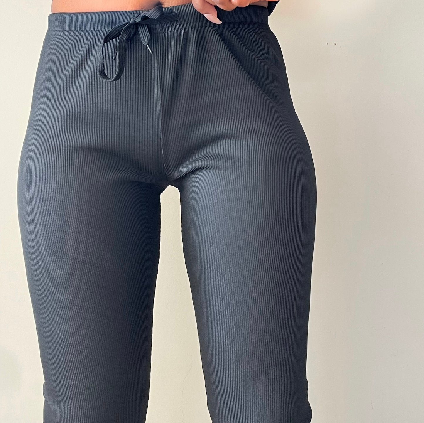 model wearing drawstring legging | Soire Ribbed Drawstring Stretch Pant Black