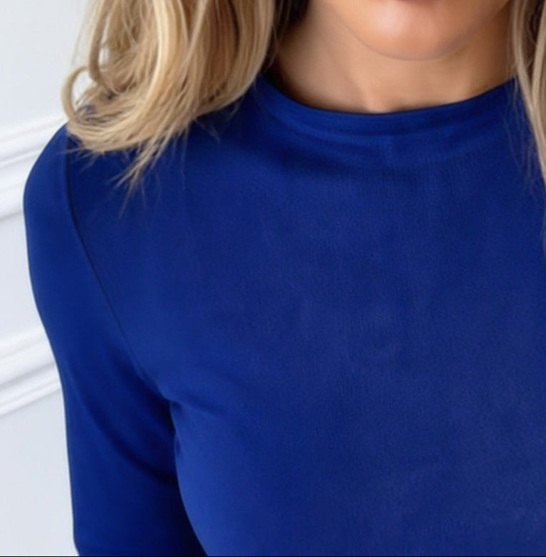 The Form Layer Crop Sapphire